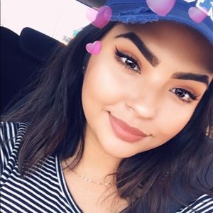 Meet your Posher, Yoceline